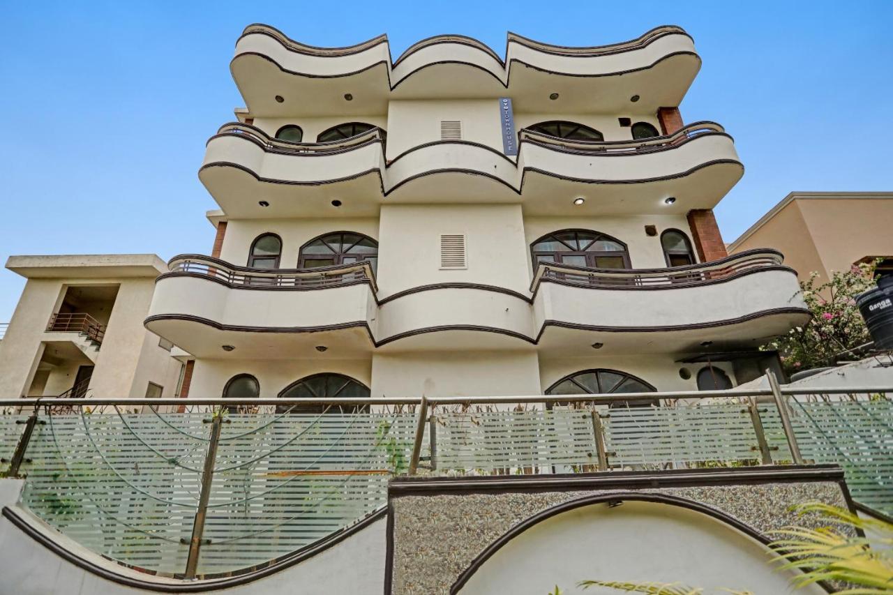 Отель Townhouse The Premier View Near Iskcon Temple Нойда Экстерьер фото